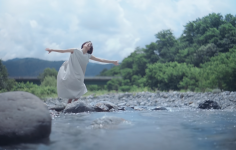 サントリー　サントリー天然水「めざめる」篇