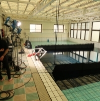 縦 16.4m × 幅 6.1m × 水深1.1～5.1m　ダイビングプール　水中撮影　ロケーション　｜ジール撮影事業部